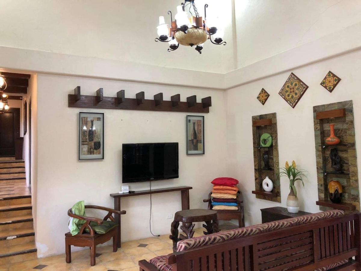 Tagaytay Bnr Guesthouse 4Br With Balcony 12-14 Guest تاجيتاي المظهر الخارجي الصورة