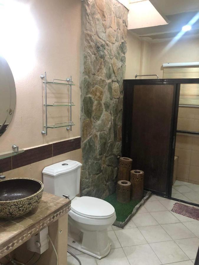 Tagaytay Bnr Guesthouse 4Br With Balcony 12-14 Guest تاجيتاي المظهر الخارجي الصورة